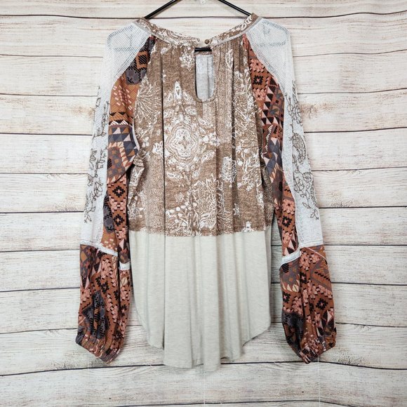 Gimmicks by BKE Brown and Cream Tunic Top - Picture 12 of 16